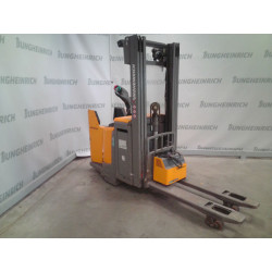 Kiinteä lipallinen pinontavaunu ERC 216z, 1600 kg