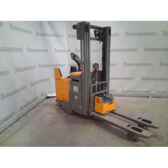 Kiinteä lipallinen pinontavaunu ERC 216z, 1600 kg