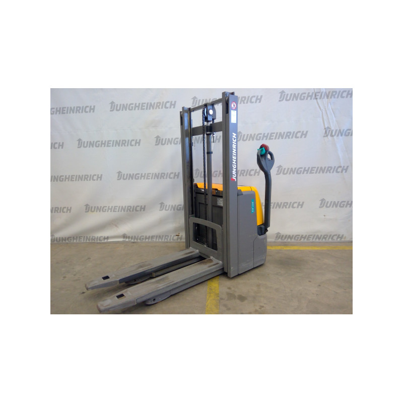 Käyden ajettava pinontavaunu EJC 110, 1000 kg