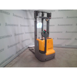 Käyden ajettava pinontavaunu EJC 112, 1200 kg