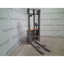 Käyden ajettava pinontavaunu EJC 112, 1200 kg