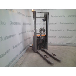 Käyden ajettava pinontavaunu EJC 112, 1200 kg