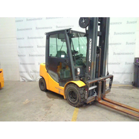 Dieselvastapainotrukki DFG 430s, 3000 kg