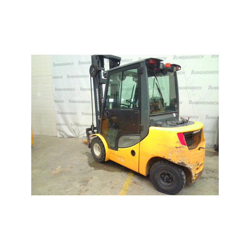 Dieselvastapainotrukki DFG 430s, 3000 kg