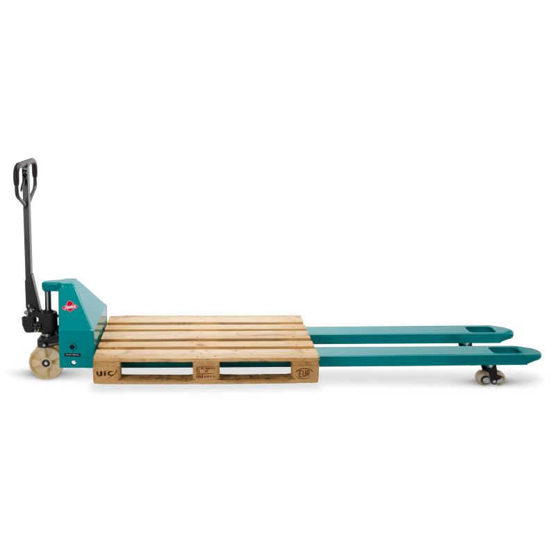 Kestävä pumppukärry pitkillä haarukoilla kovaan käyttöön