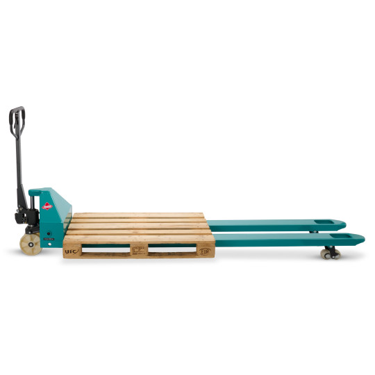 Kestävä pumppukärry pitkillä haarukoilla kovaan käyttöön