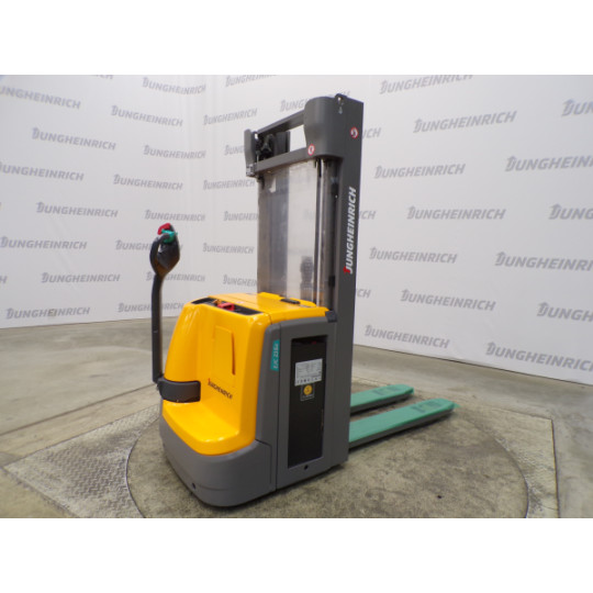 Käyden ajettava pinontavaunu EJC 216z, 1600 kg