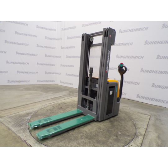 Käyden ajettava pinontavaunu EJC 216z, 1600 kg