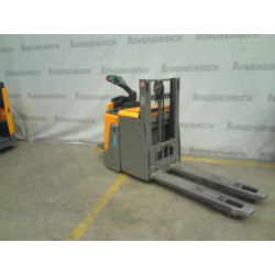 Lipalta-ajettava pinontavaunu ERD 120, 2000 kg