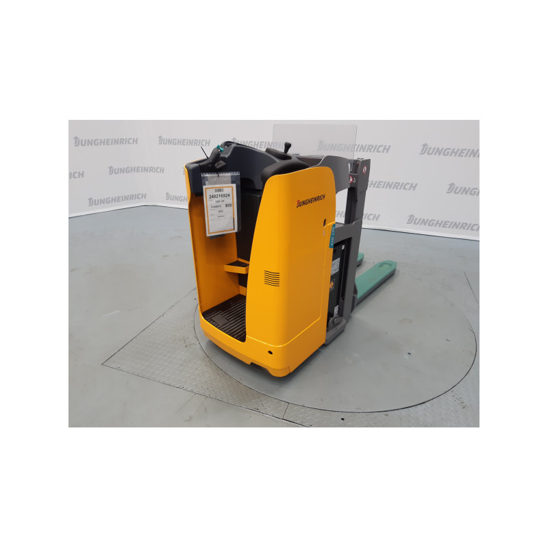 Istuen ajettava pinontavaunu ESD 120, 2000 kg