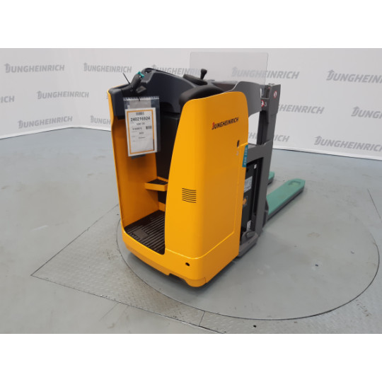 Istuen ajettava pinontavaunu ESD 120, 2000 kg