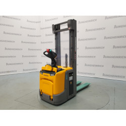 Lipalta ajettava pinontavaunu ERC 216z, 1600 kg