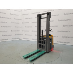 Lipalta ajettava pinontavaunu ERC 216z, 1600 kg