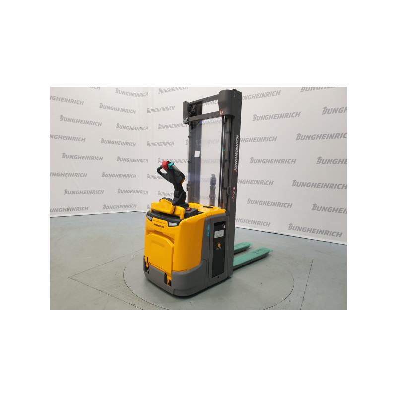 Lipalta-ajettava pinontavaunu ERC 216z, 1600 kg