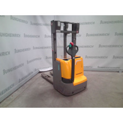 Käyden ajettava pinontavaunu EJC 112, 1200 kg