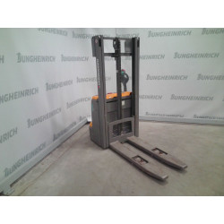 Käyden ajettava pinontavaunu EJC 112, 1200 kg