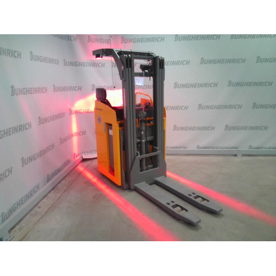 Istuen ajettava pinontavaunu ESC 316z LI, 1600 kg