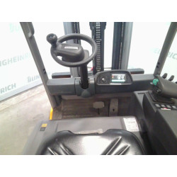 Sähkövastapainotrukki EFG 320, 2000 kg