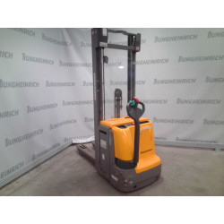 Käyden ajettava pinontavaunu EJC 214z, 1400 kg