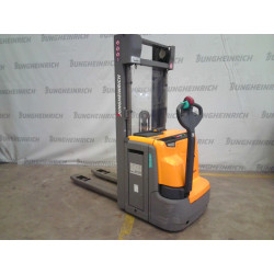 Käyden ajettava pinontavaunu EJC 214z, 1400 kg